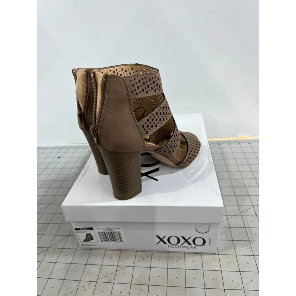 XOXO Women's Casual Boots Sand - Sand Perforated Peep-Toe Beamer Ankle Boot - Wo - Picture 3 of 9